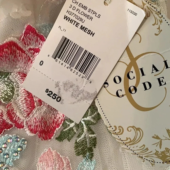 Social Code Strapless Embroidered Gown White - Picture 4 of 11